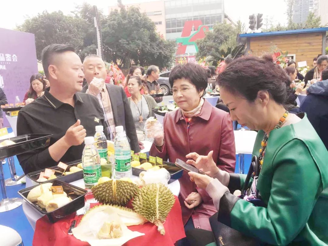 王者风范，极品品鉴，花落蓉城，猫王旗舰——庆祝“马来西亚顶级榴莲品鉴会暨猫刺·猫山王旗舰店开业典礼”在成都隆重举行！(图11)