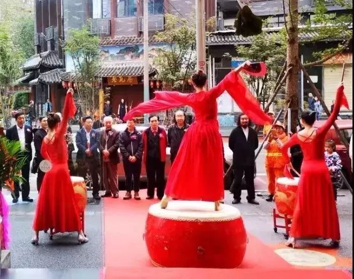 釉下五彩第一人，师生亮相耀蓉城！ 丽晶瓷庄隆重举办李文钟从艺62年师生展！(图1)