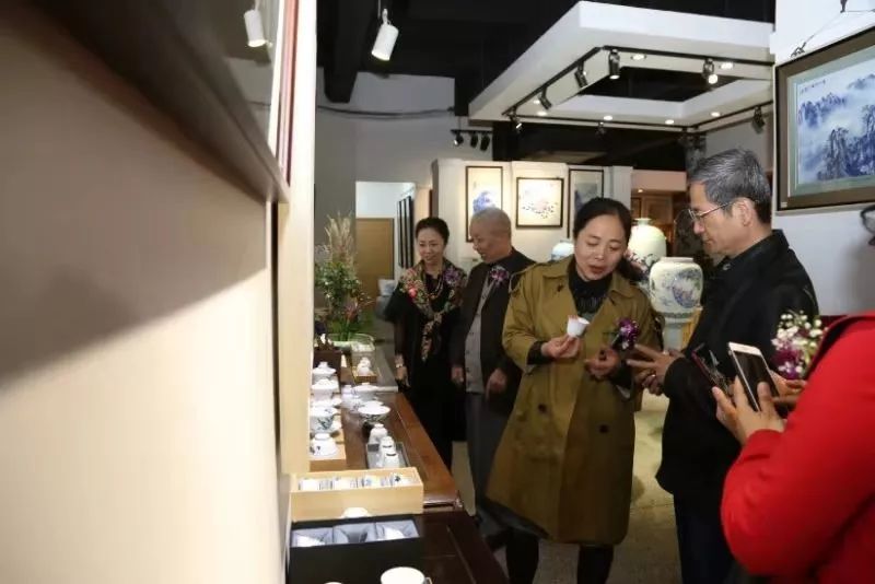 釉下五彩第一人，师生亮相耀蓉城！ 丽晶瓷庄隆重举办李文钟从艺62年师生展！(图16)