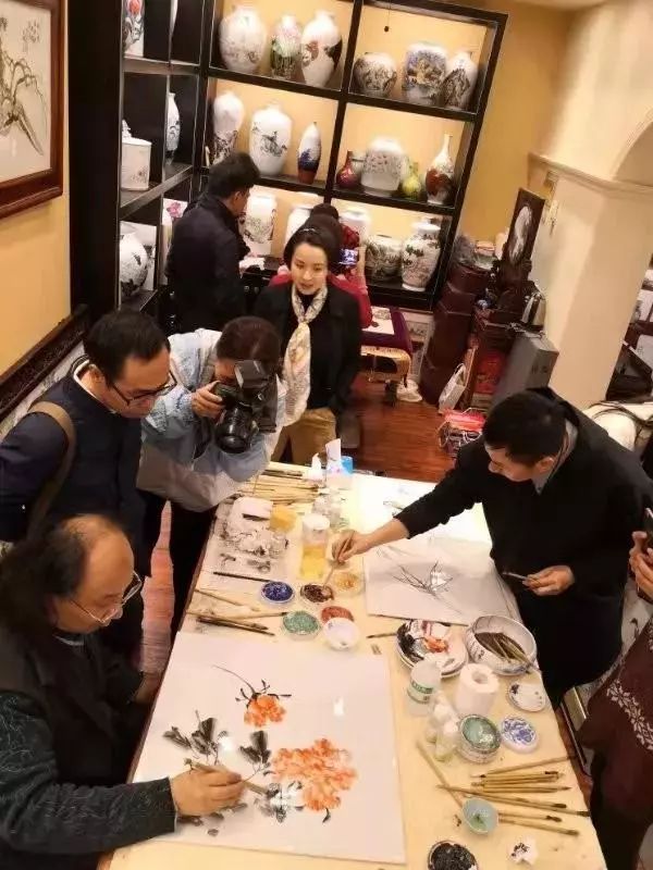 釉下五彩第一人，师生亮相耀蓉城！ 丽晶瓷庄隆重举办李文钟从艺62年师生展！(图19)