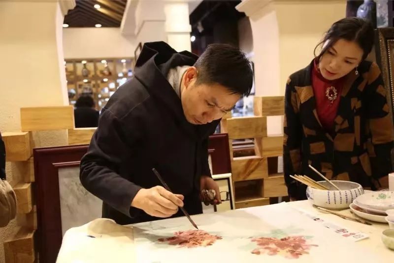 釉下五彩第一人，师生亮相耀蓉城！ 丽晶瓷庄隆重举办李文钟从艺62年师生展！(图18)