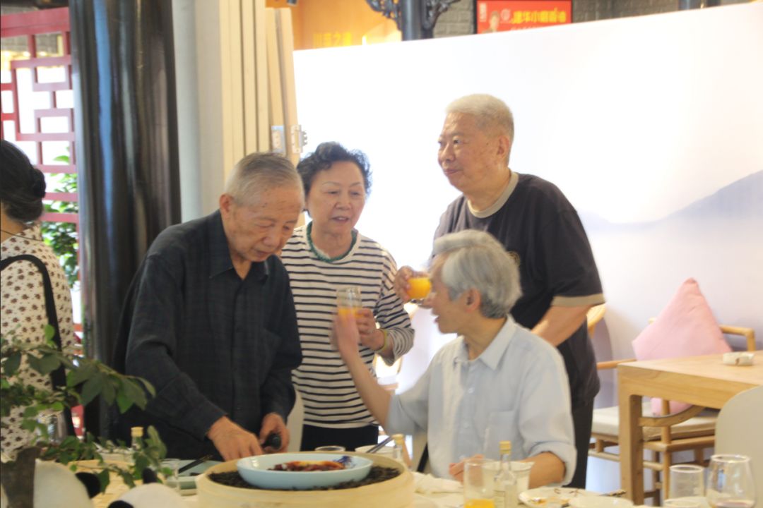 县长带队推广产品，众大咖齐帮忙“精准扶贫”，五一“橙香”文殊坊！ (图16)