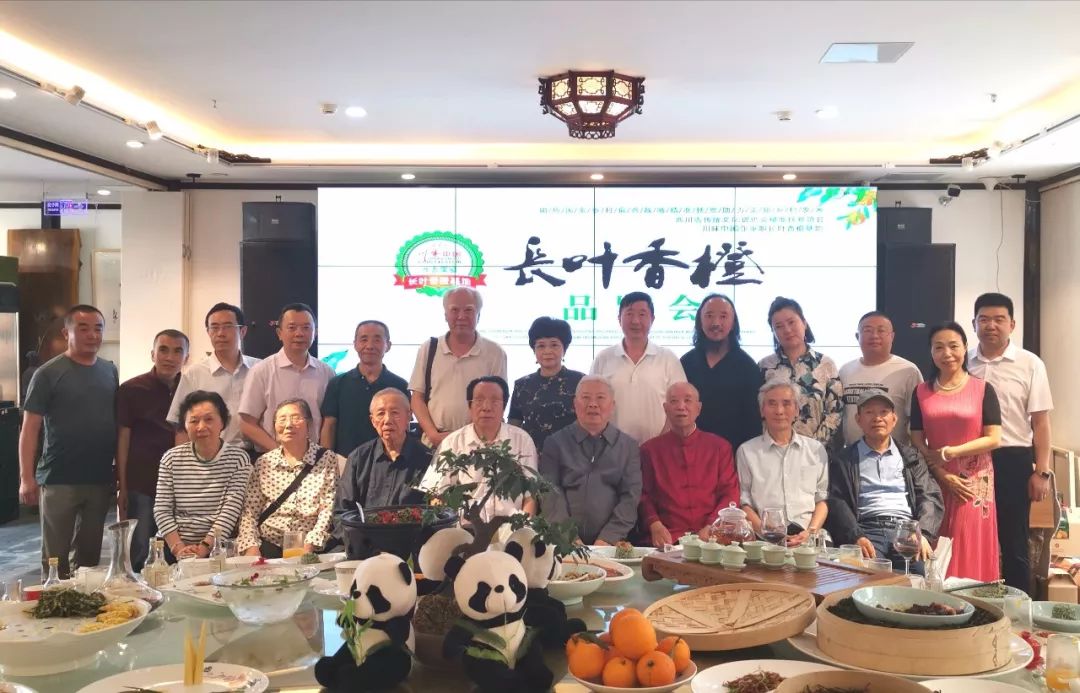 县长带队推广产品，众大咖齐帮忙“精准扶贫”，五一“橙香”文殊坊！ (图9)