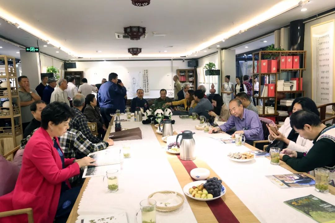 文创花开文殊坊 翰墨传情颂中国 ——李教文十二生肖甲骨文、篆书书法展在文殊坊举行 (图3)