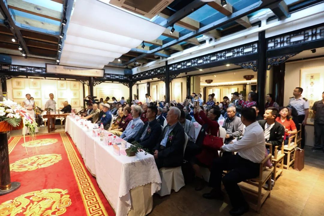 文创花开文殊坊 翰墨传情颂中国 ——李教文十二生肖甲骨文、篆书书法展在文殊坊举行 (图6)