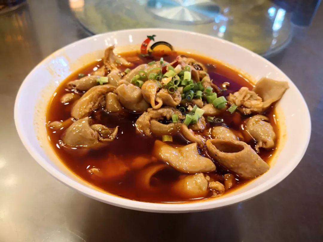 大师点拨江油肥肠 众星捧月首店新张(图6)