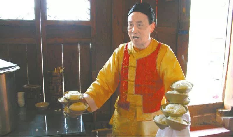 最后的堂倌：成都“鸣堂”技艺代表性传承人路明章 (图2)