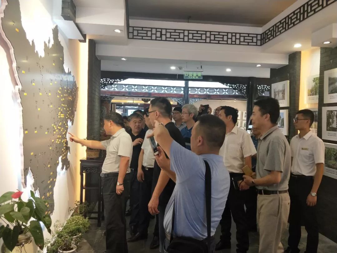 成都市委常委左正一行到川味中国调研(图2)