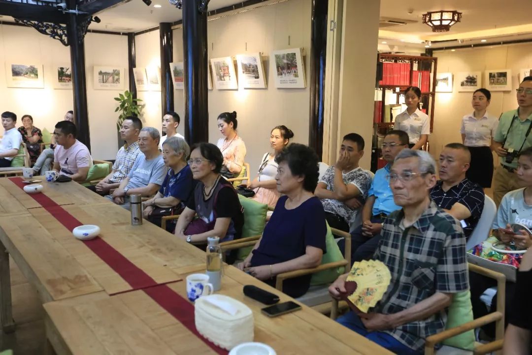 川味中国•诗影成都——李镜《镜头》诗词摄影展在川味中国文创馆如期举行 (图7)