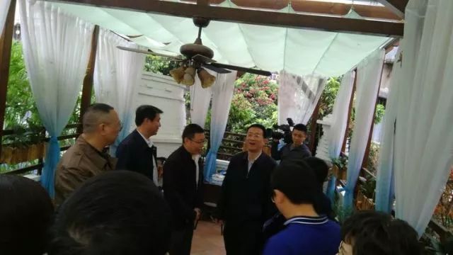 武侯区委书记一行莅临黉门街75号传统文化会客厅进行工作调研并召开现场办公会 (图7)