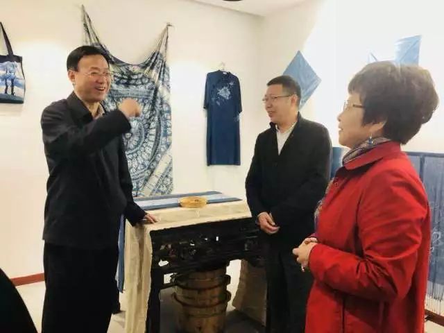 武侯区委书记一行莅临黉门街75号传统文化会客厅进行工作调研并召开现场办公会 (图4)