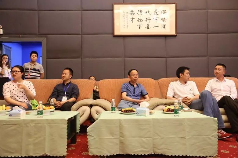 “爱心大接力，我们在行动”成都儿童电影周爱心认购茶话会成功举办 (图2)