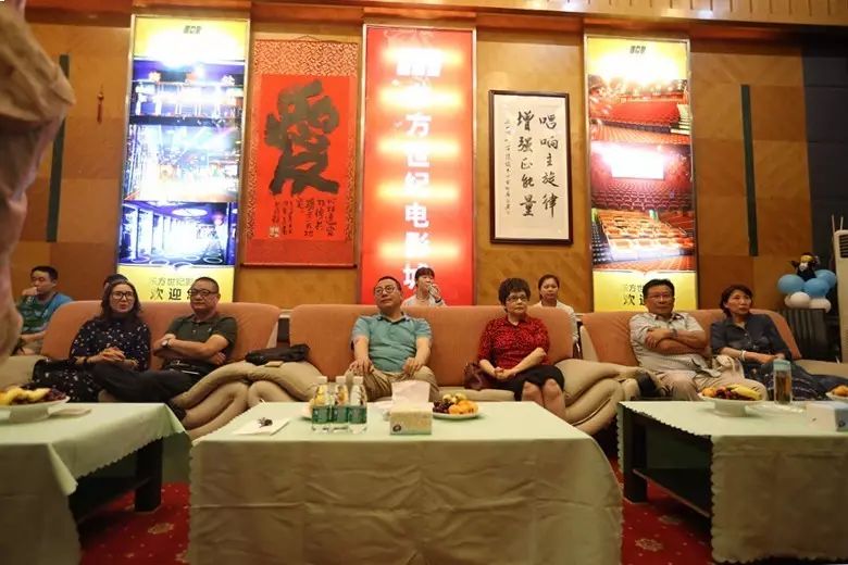 “爱心大接力，我们在行动”成都儿童电影周爱心认购茶话会成功举办 (图3)