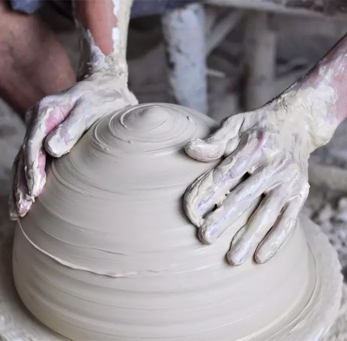 0元起拍，景德镇“陶瓷粉彩”传承人和他的作品来成都了(图2)