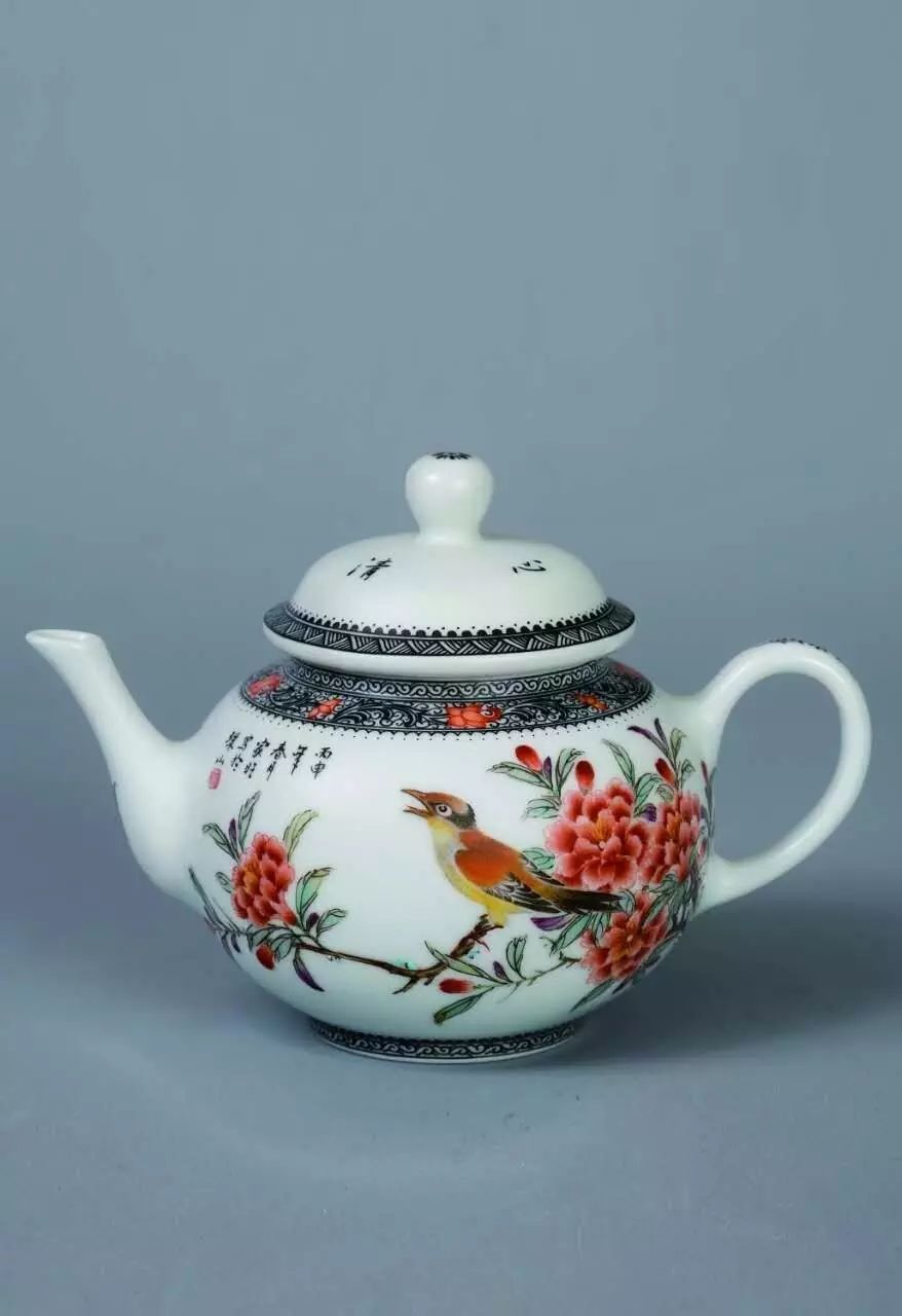 0元起拍，景德镇“陶瓷粉彩”传承人和他的作品来成都了(图8)