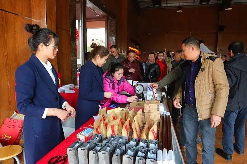 “论道文化艺术发展、传承川味产业精神”2016四川文化艺术产业界年会隆重举行 (图9)