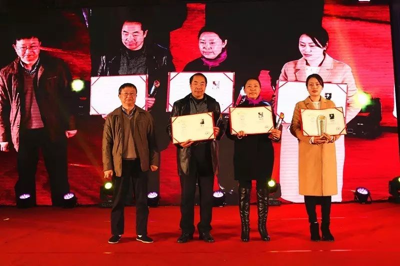 “论道文化艺术发展、传承川味产业精神”2016四川文化艺术产业界年会隆重举行 (图31)