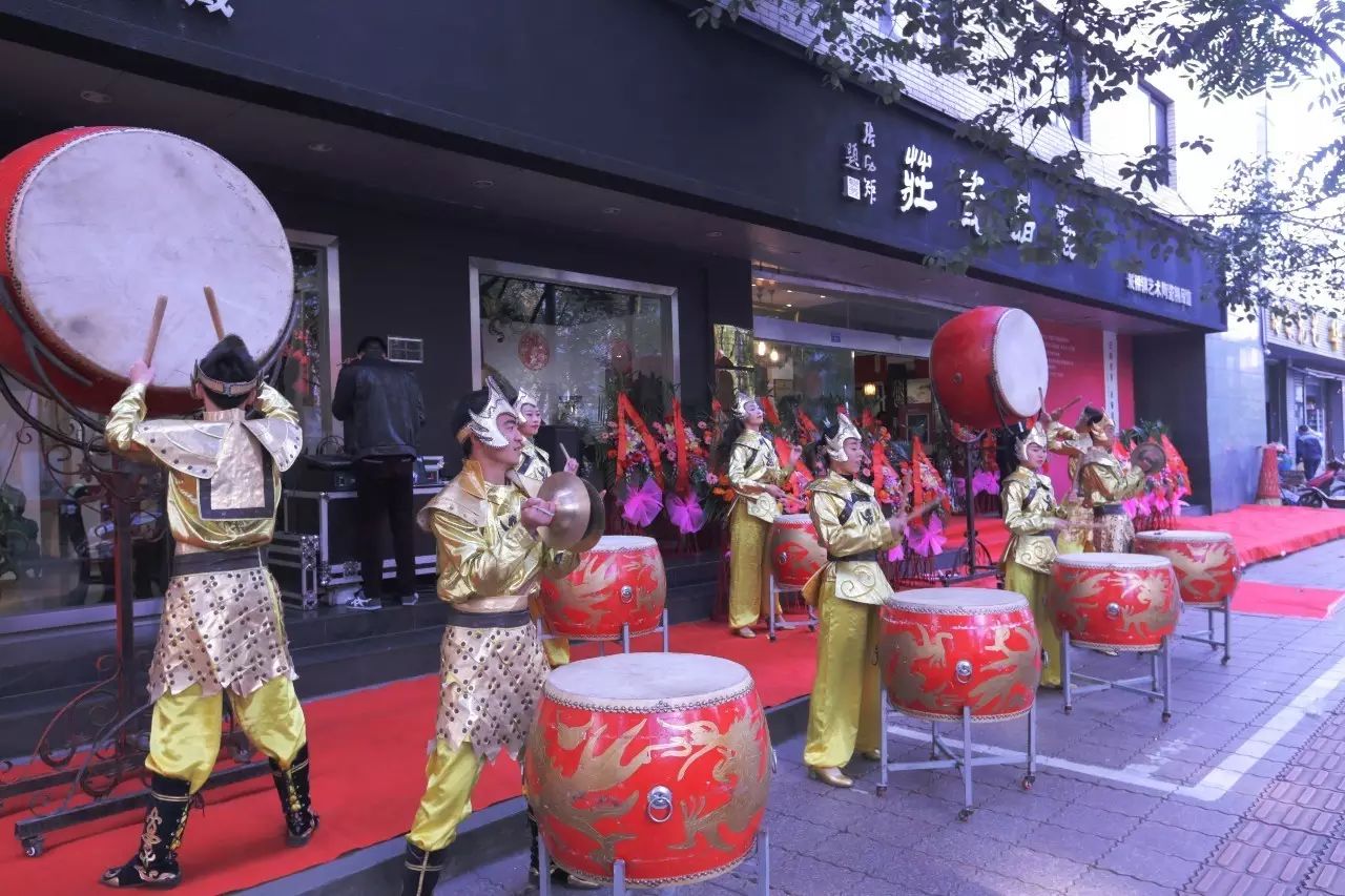 “红色官窑”、G20国宴瓷荟蓉城，轻工业部陶瓷研究所名人名作成都开展 (图1)