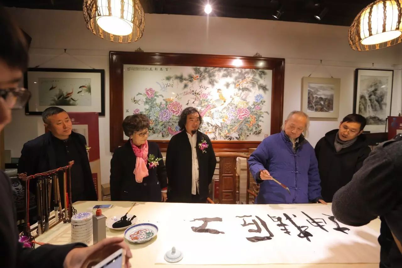 “红色官窑”、G20国宴瓷荟蓉城，轻工业部陶瓷研究所名人名作成都开展 (图15)