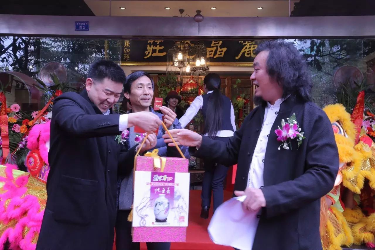 “红色官窑”、G20国宴瓷荟蓉城，轻工业部陶瓷研究所名人名作成都开展 (图13)