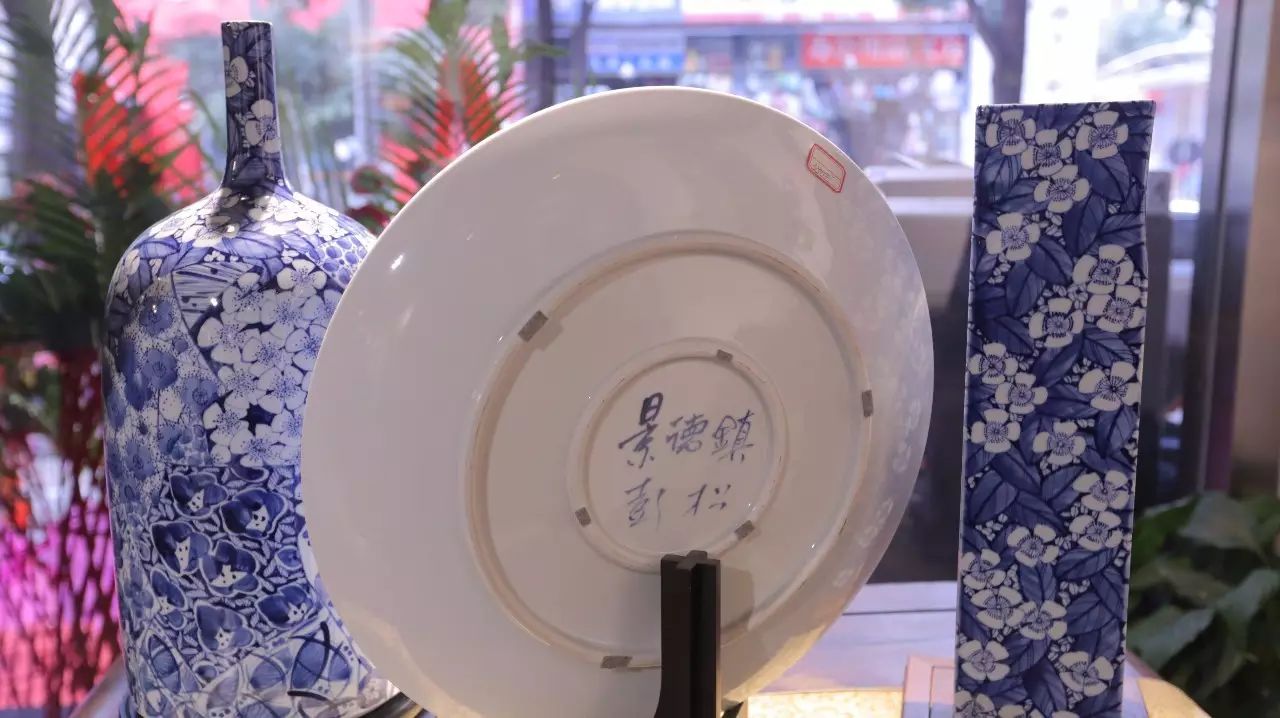 “红色官窑”、G20国宴瓷荟蓉城，轻工业部陶瓷研究所名人名作成都开展 (图28)