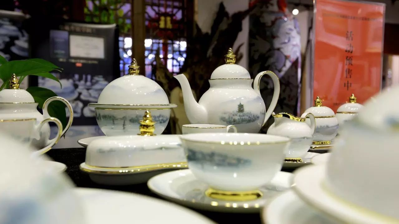 “红色官窑”、G20国宴瓷荟蓉城，轻工业部陶瓷研究所名人名作成都开展 (图33)