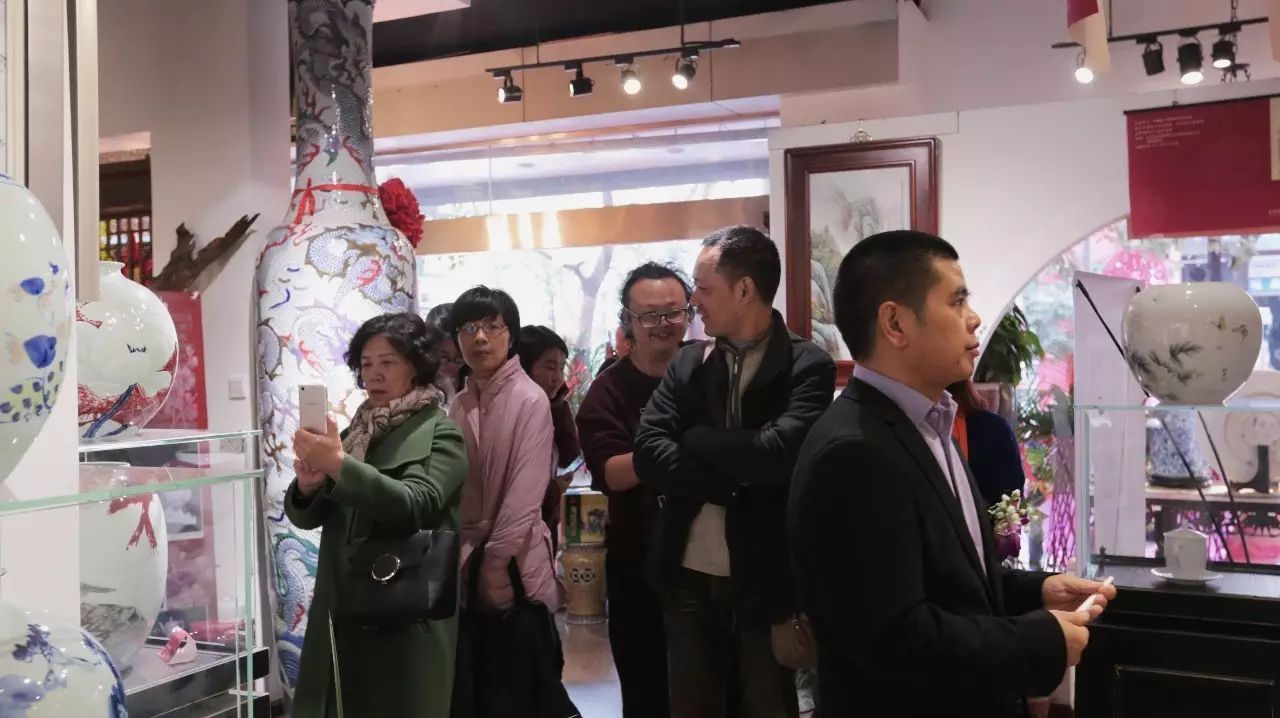 “红色官窑”、G20国宴瓷荟蓉城，轻工业部陶瓷研究所名人名作成都开展 (图39)