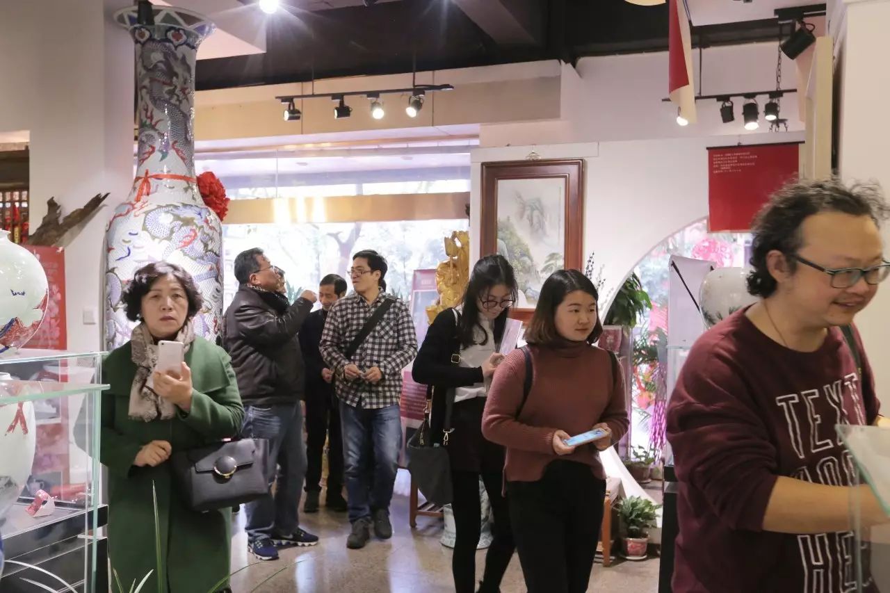 “红色官窑”、G20国宴瓷荟蓉城，轻工业部陶瓷研究所名人名作成都开展 (图40)