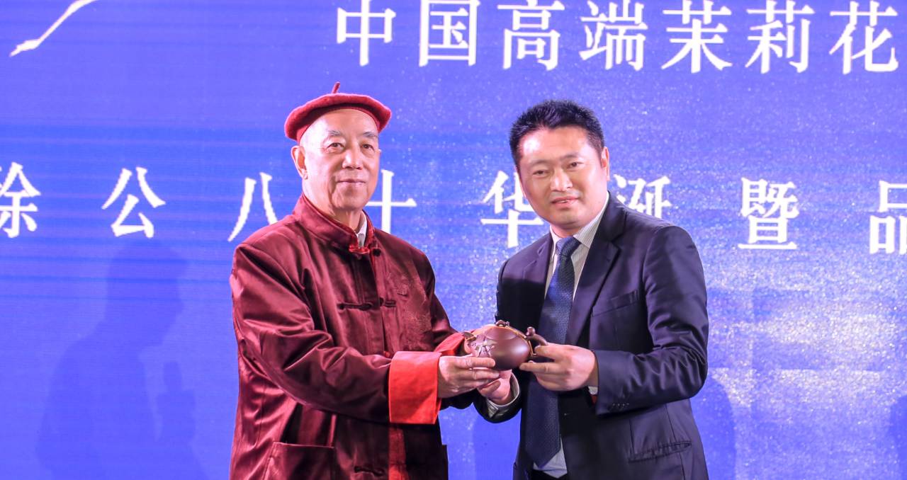 成都今冬“碧潭飘雪”，徐公华诞“红动蓉城” (图3)