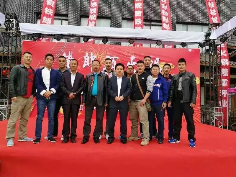 传统文化、各路明星助阵，铁郎头火锅昨日开业(图8)