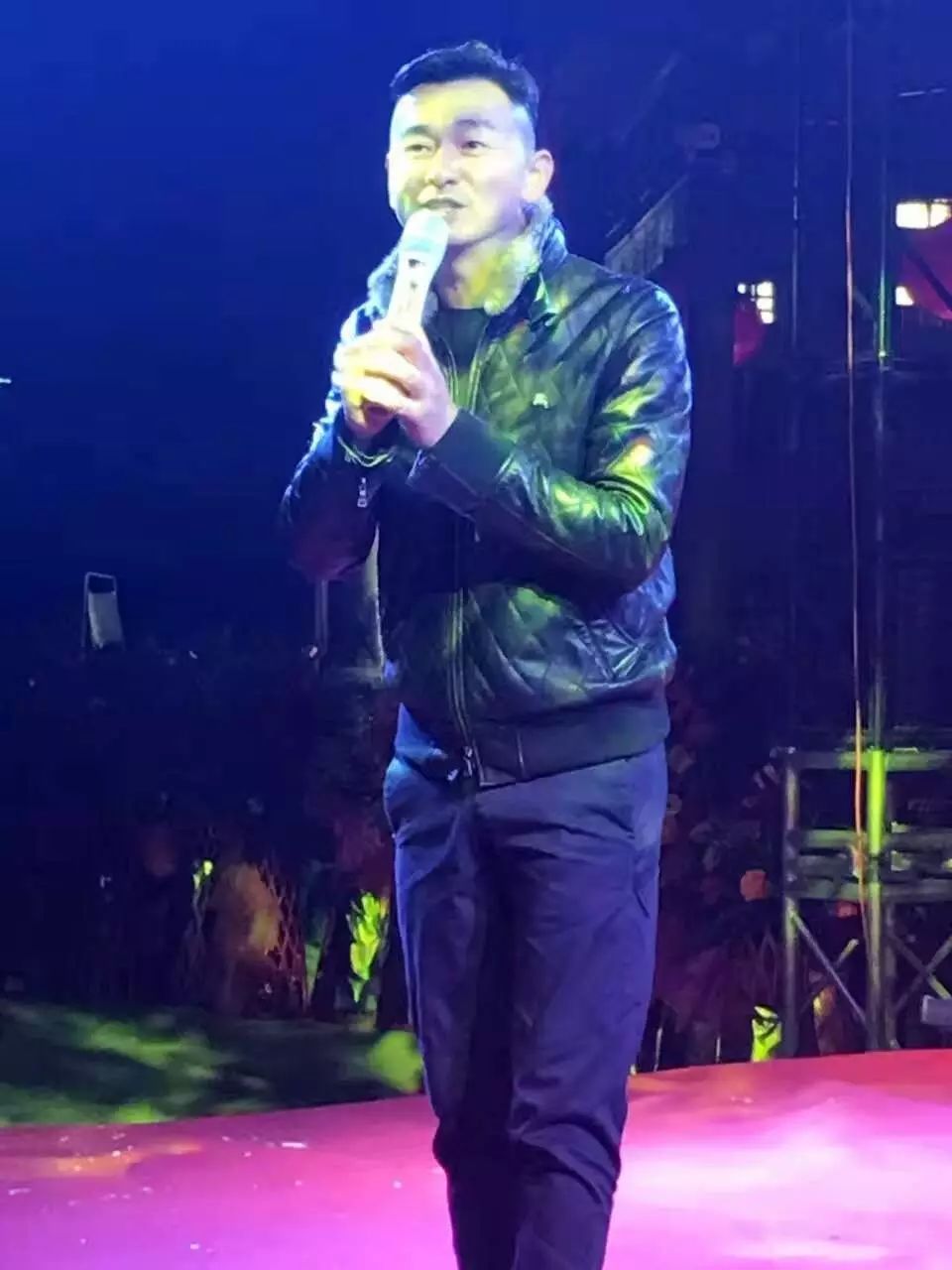 传统文化、各路明星助阵，铁郎头火锅昨日开业(图21)