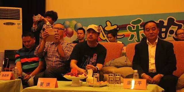 关爱儿童健康成长，“2016成都儿童电影周”爱心认购茶话会在蓉举行 (图3)