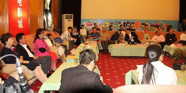 关爱儿童健康成长，“2016成都儿童电影周”爱心认购茶话会在蓉举行 (图4)