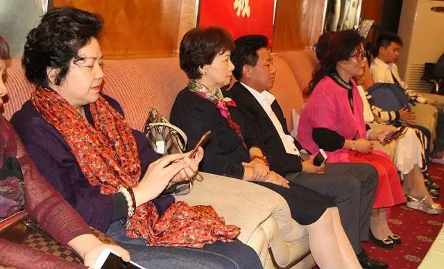 关爱儿童健康成长，“2016成都儿童电影周”爱心认购茶话会在蓉举行 (图2)