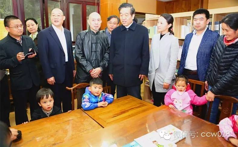 中国书法家协会主席到访成都 营造青少年书写空间 (图9)