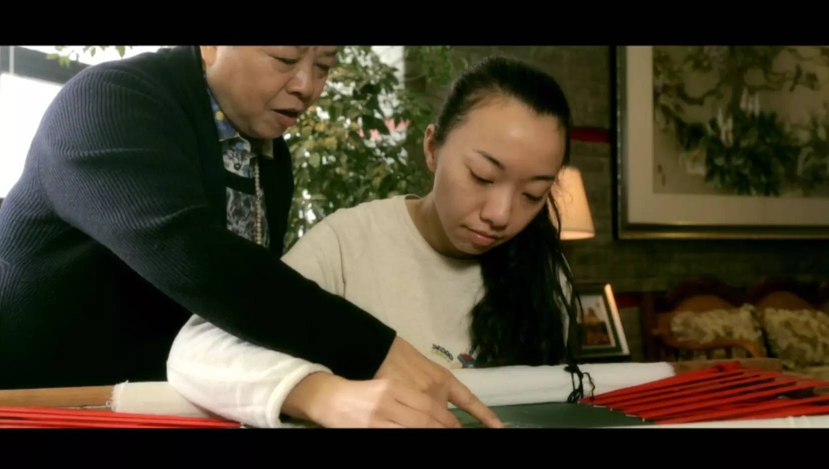 《味道四川》栏目组专访蜀绣艺术大师杨德全 (图1)