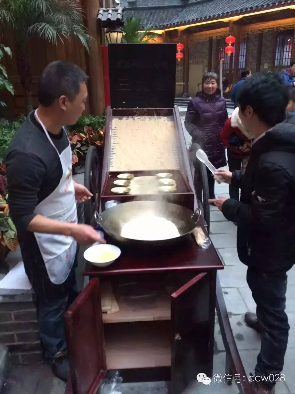 川渝特色商街“巴蜀映巷”元旦绽放春城 (图18)