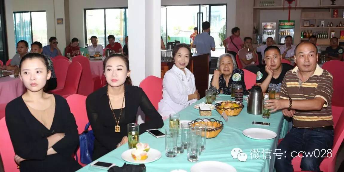 抗战胜利70周年阅兵大典 龙和十八艺亲友热闹联欢(图4)