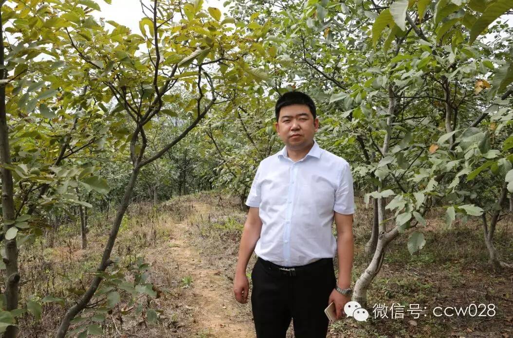 关心会员企业发展，深入田间坡头考察调研——张丽君会长彭州行记 (图2)