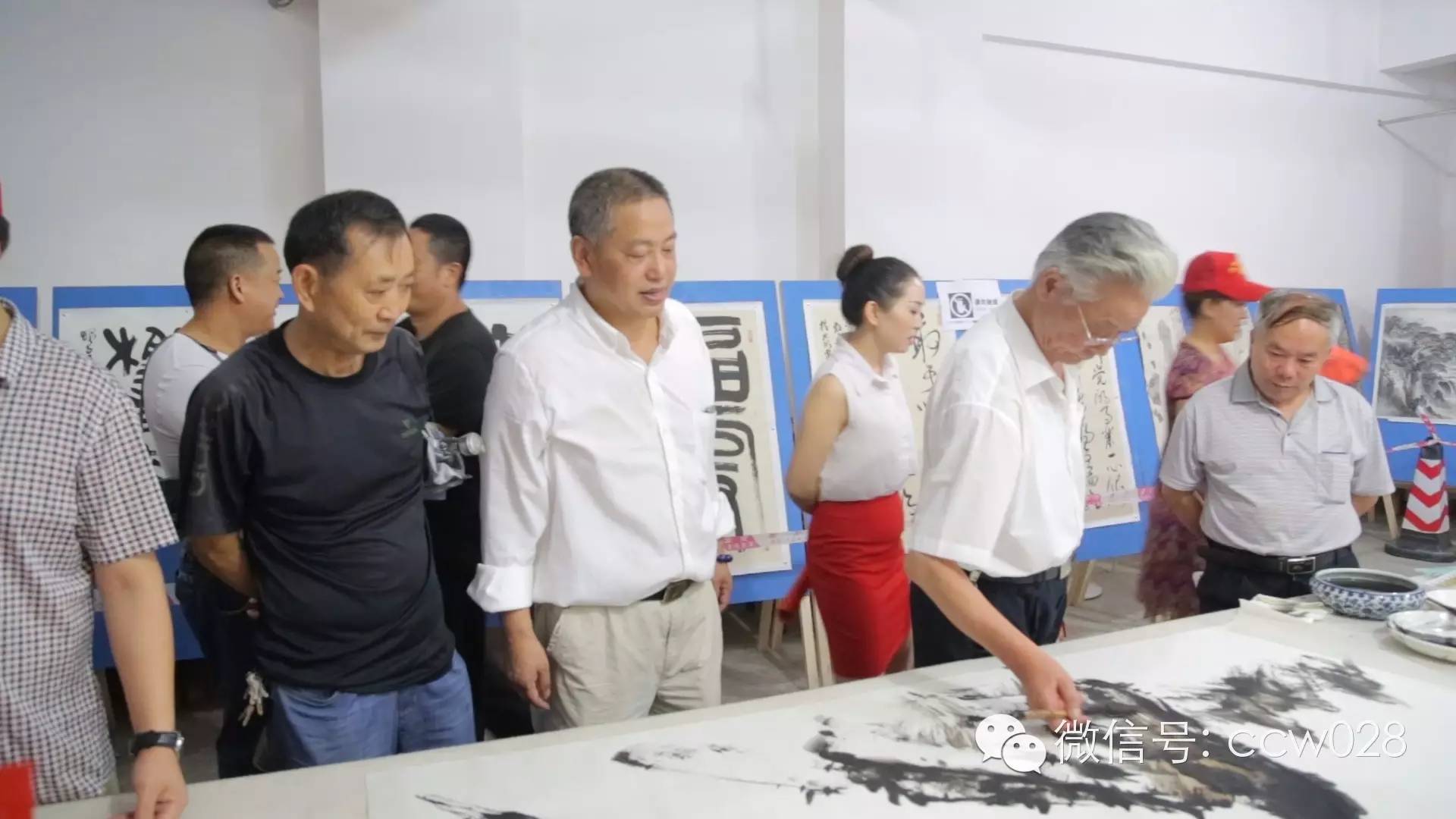 护夕阳庆七一 双祥社区开展书画摄影展 (图4)