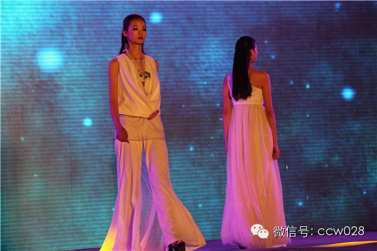 世旅赛8号决赛龙和 看佳丽千姿百态 (图2)