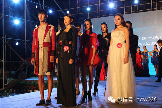 品千人百桌子坝坝宴 看时尚佳人惊艳龙和——西南首届茶叶采购大会盛大开幕 (图13)