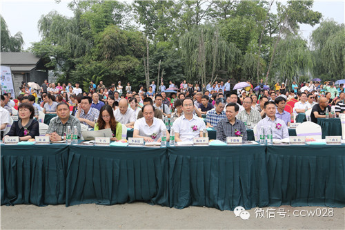 “2014四川花卉（果类）生态旅游节暨第三届薰衣草生态旅游节”昨日开幕 (图5)