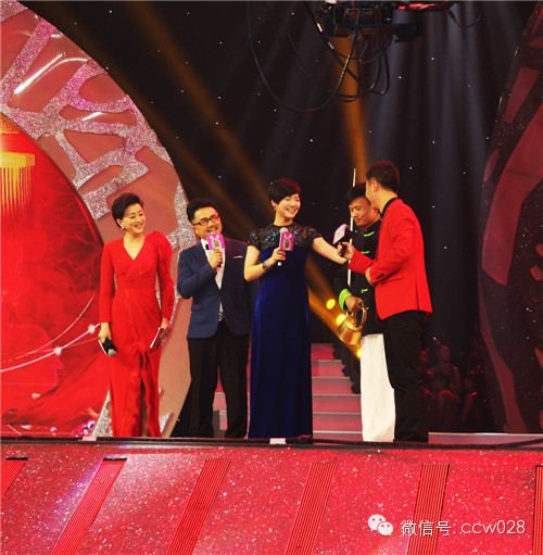 长嘴铜壶茶艺师代浩受邀录制2014城市春晚 (图1)