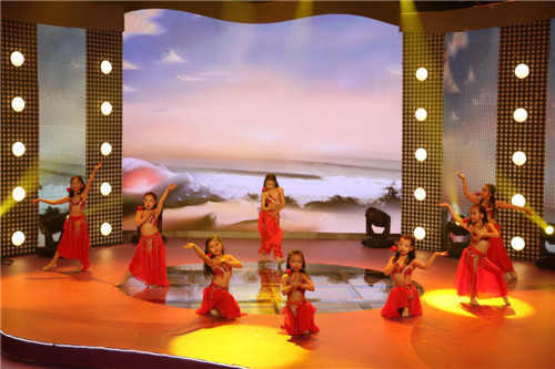 “策马奔腾 欢乐新春——“2014棒棒娃四川电视台十城少儿春节联欢晚会”顺利在台录制 (图11)