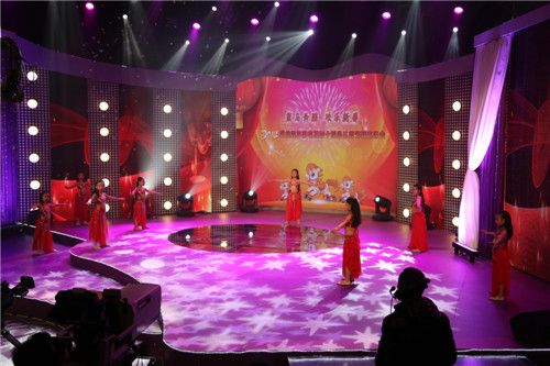 “策马奔腾 欢乐新春——“2014棒棒娃四川电视台十城少儿春节联欢晚会”顺利在台录制 (图10)