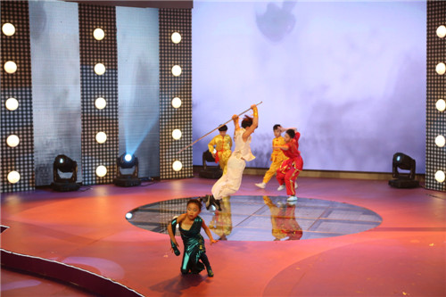 “策马奔腾 欢乐新春——“2014棒棒娃四川电视台十城少儿春节联欢晚会”顺利在台录制 (图21)