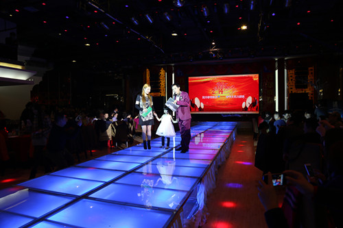 “2014四川省餐饮界春节大联欢”晚会在蜀锦宴飨举办 (图1)