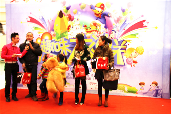 岁末将至 乖娃娃们凯德挑战《趣味大冲关》 (图8)