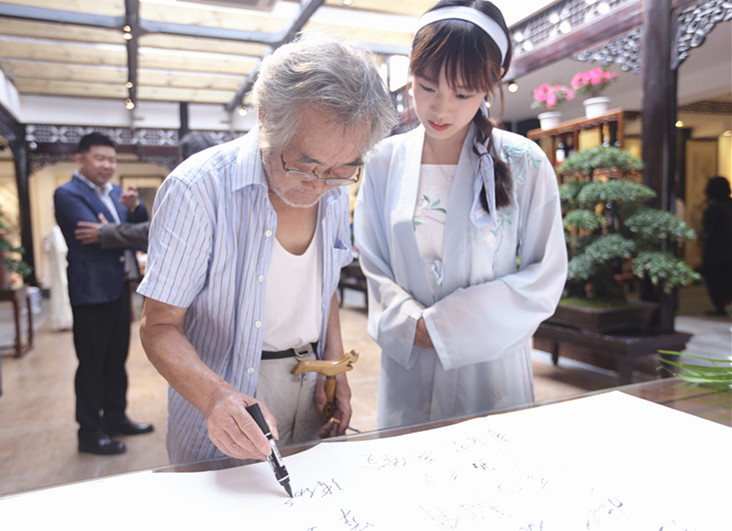 2017庆国庆  喜迎十九大 四川名家书画精品展暨四川传统文化艺术节走进沈阳启动仪式(图4)